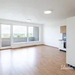 Pronajměte si 3 ložnic/e byt o rozloze 70 m² v Prague