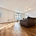 Rent 3 bedroom flat in Leeds