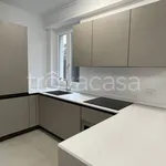 Affitto 3 camera appartamento di 73 m² in Desenzano del Garda