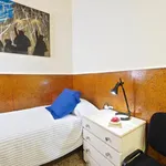 Rent 4 bedroom apartment in Barcelona