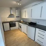 Rent 3 bedroom flat in East Midlands