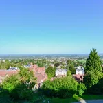 Rent 3 bedroom flat in Malvern Hills