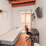 Rent a room of 100 m² in Reus