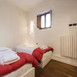 Rent 3 bedroom apartment of 100 m² in florence