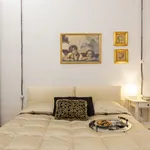 Rent 1 bedroom apartment of 50 m² in Florence