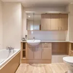 Rent 4 bedroom flat in London