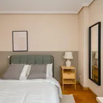 Rent 10 bedroom apartment in Madrid