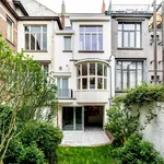 Huur 4 slaapkamer huis van 369 m² in Brussels