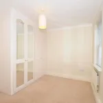 Rent 2 bedroom flat in Elmbridge