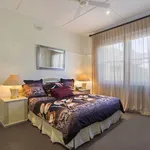 Rent 5 bedroom house in Frankston