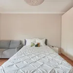 Rent 4 bedroom apartment in Lisbon