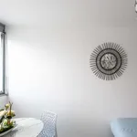 Rent 1 bedroom apartment of 22 m² in Lyon