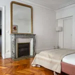 Rent 3 bedroom apartment of 117 m² in paris