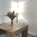 Rent 2 bedroom apartment of 40 m² in Paris