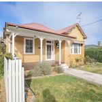 Rent 5 bedroom house in  Armidale NSW 2350                        