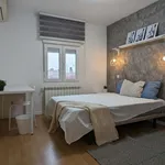 Rent 4 bedroom apartment in Madrid