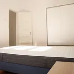 Rent 3 bedroom apartment of 61 m² in lisbon