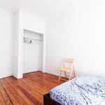 Rent 4 bedroom apartment in Williamsburg