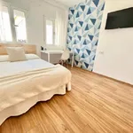 Rent 3 bedroom apartment in Seville