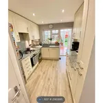 Rent 4 bedroom house in Welwyn Hatfield