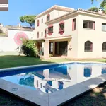 Rent 5 bedroom house of 416 m² in Marbella