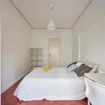 Rent a room of 220 m² in Lisboa