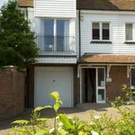 Rent 2 bedroom flat in Rother