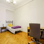 Rent a room of 106 m² in madrid