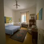 Rent 5 bedroom apartment of 200 m² in Palermo