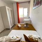 Rent 4 bedroom apartment in Valencia