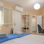 Rent 1 bedroom apartment of 25 m² in madrid