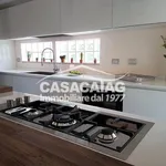 Rent 5 bedroom house of 300 m² in Roma