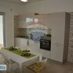 Affitto 3 camera appartamento di 130 m² in Bari