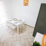 Rent 6 bedroom apartment in Bari