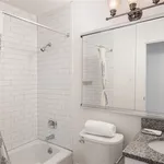 Rent 2 bedroom apartment of 105 m² in New York