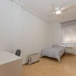 Rent a room of 125 m² in valencia