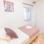 Alquilo 4 dormitorio apartamento de 80 m² en Alicante