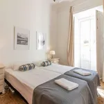 Rent a room of 90 m² in lisbon