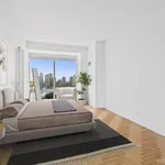 Rent 1 bedroom apartment of 83 m² in New York