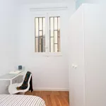 Rent a room of 140 m² in madrid