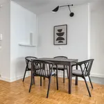 Rent 2 bedroom apartment of 861 m² in Paris