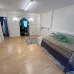 Rent 4 bedroom flat in Wales