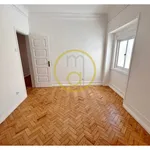 Rent 4 bedroom apartment of 147 m² in Lisbon