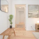 Rent 2 bedroom apartment of 732 m² in Porto