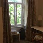 Rent a room in lisbon