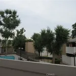 Rent 3 bedroom apartment of 103 m² in porter ranch