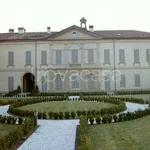 Rent 4 bedroom apartment of 258 m² in Lomagna