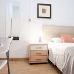 Rent a room of 200 m² in madrid