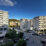 Affitto 4 camera appartamento di 120 m² in Salerno