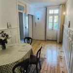 Rent a room of 175 m² in Porto